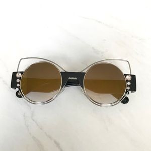 Fun Marc Jacobs Round Sunglasses with Cat Outline